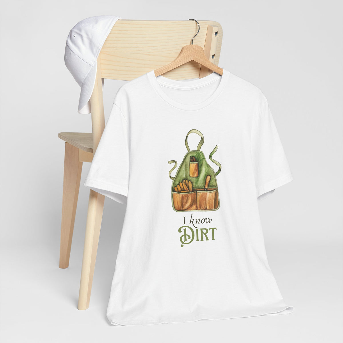 'I know Dirt ' Graphic T-Shirt